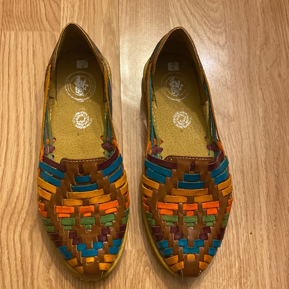 NWT Leather Huarache Sandals defective